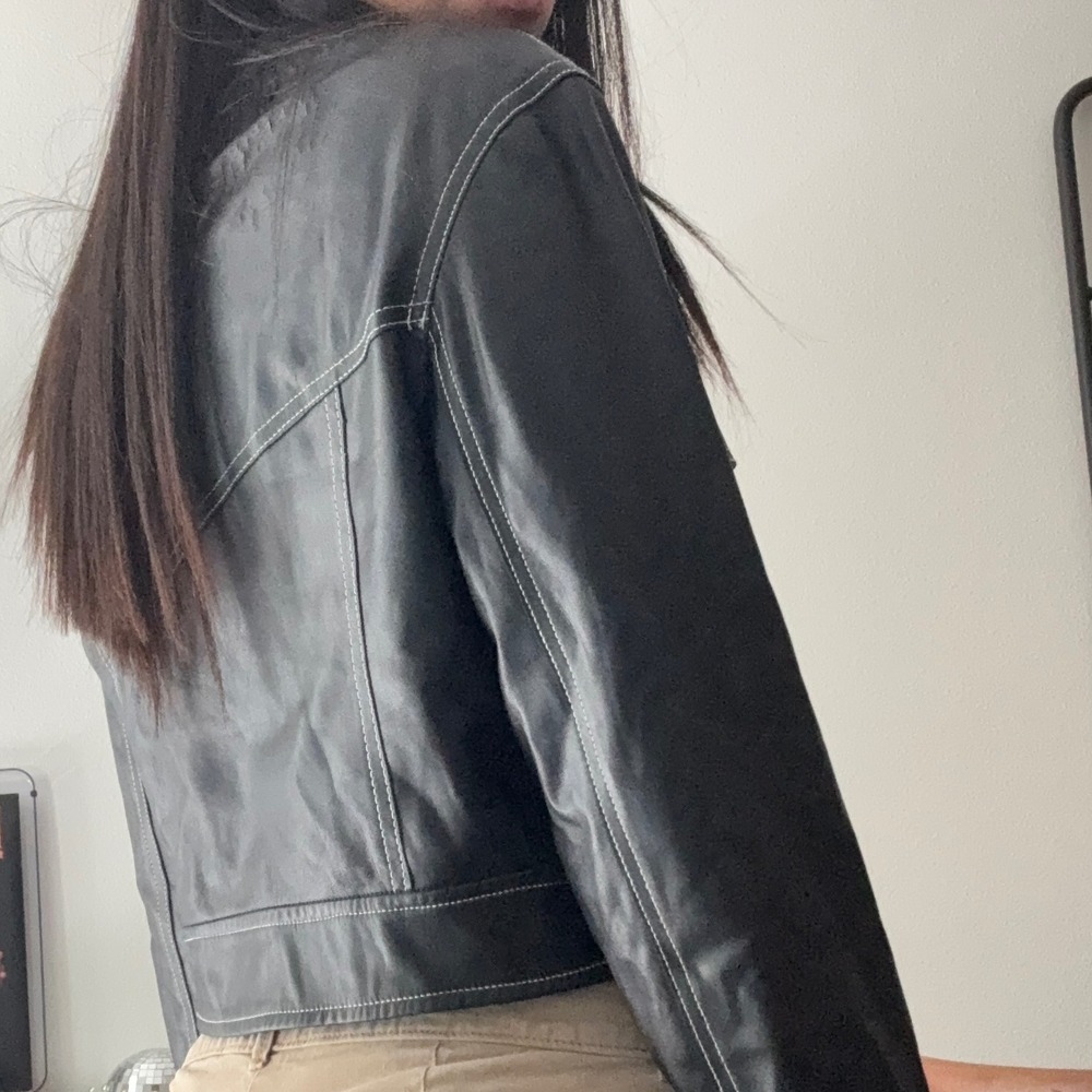 Bershka Black Faux Leather Cropped Trucker Jacket Contrast Stitch Large - Picture 3 of 10